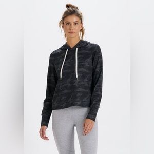 Vuori Halo Hoodie in Black Camo, Size Small
